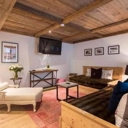 7br Modern Chalet With Sauna- What'app - 0034-635-518-216 - For Reservations! Βίλα