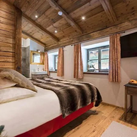 7br Modern Chalet With Sauna- What'app - 0034-635-518-216 - For Reservations! Βίλα